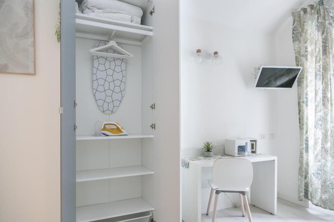 White Candia Guesthouse Рим Екстер'єр фото