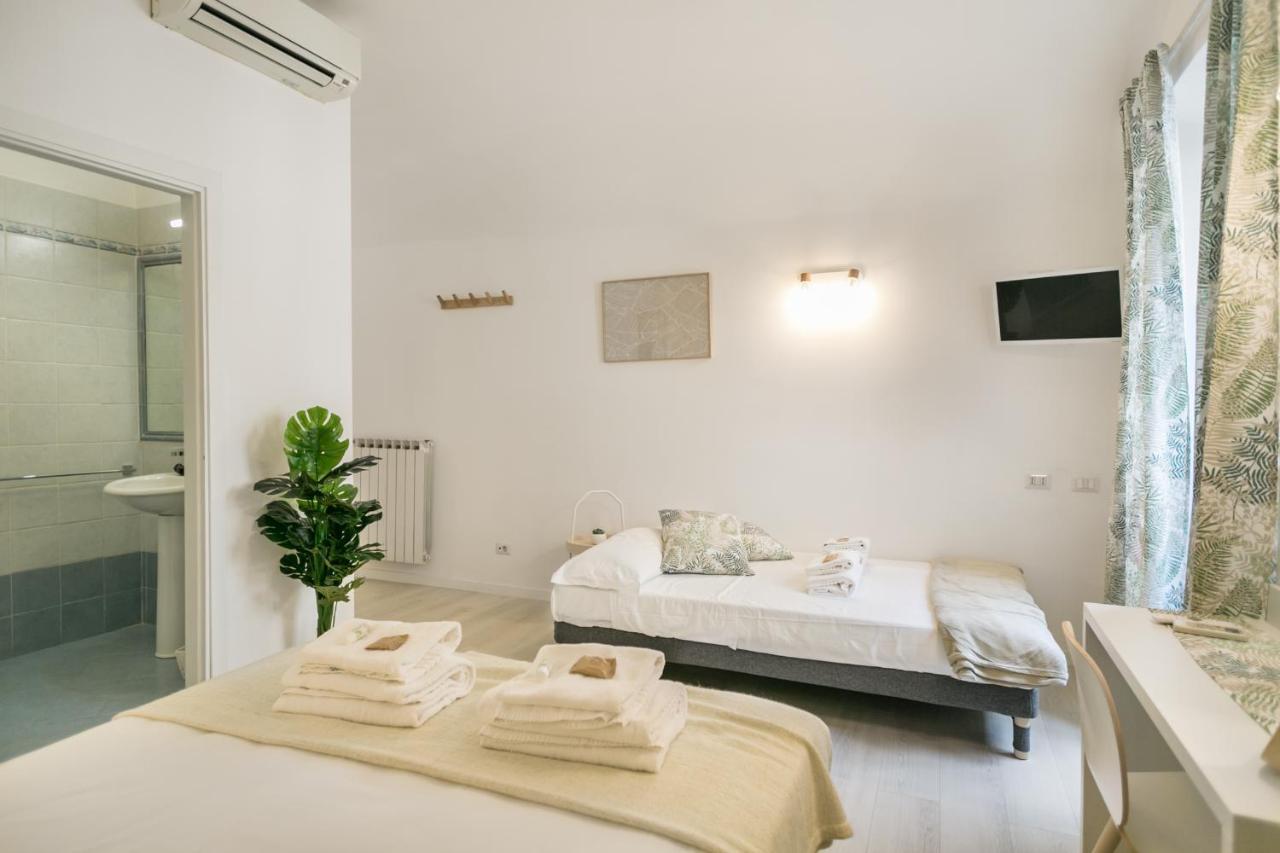 White Candia Guesthouse Рим Екстер'єр фото