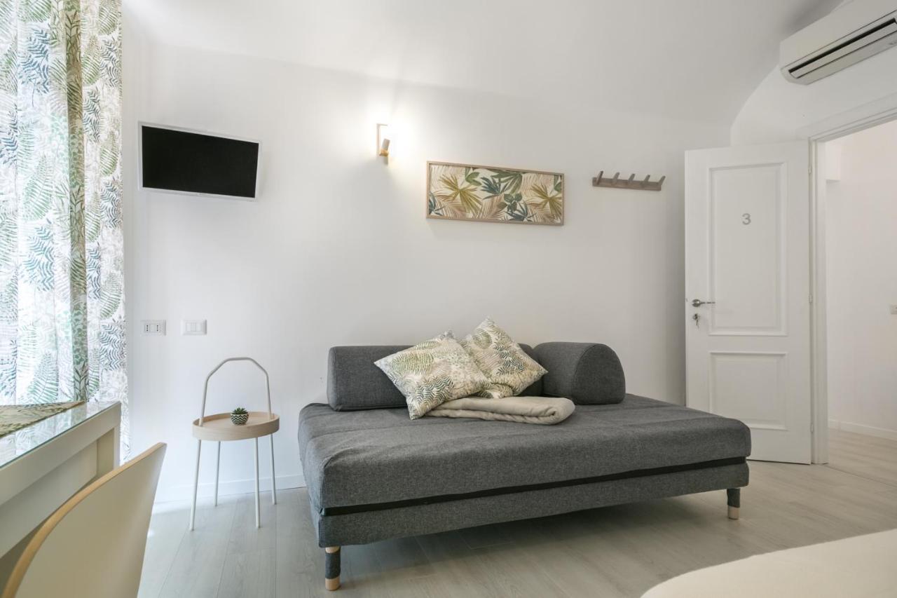 White Candia Guesthouse Рим Екстер'єр фото