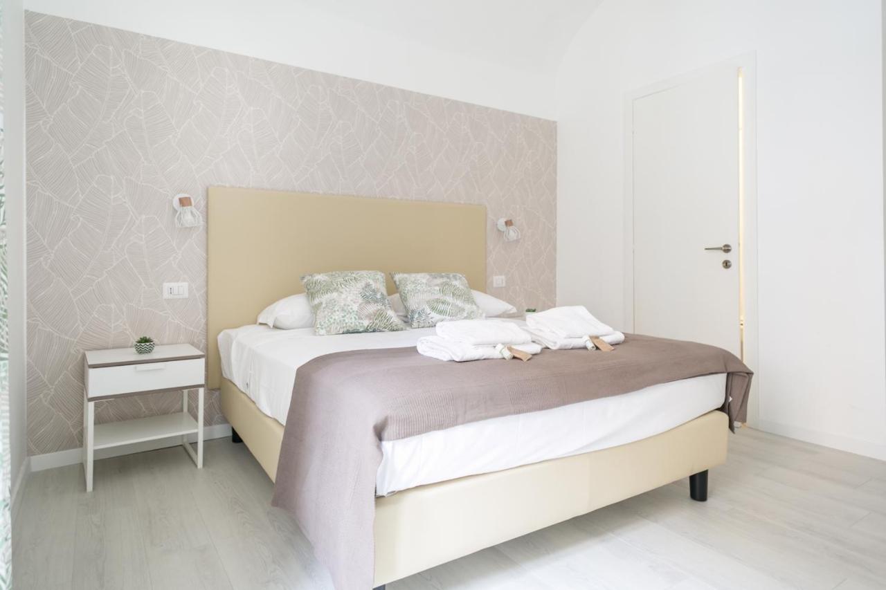 White Candia Guesthouse Рим Екстер'єр фото