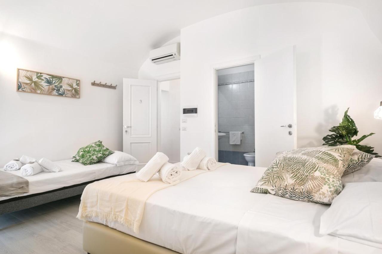 White Candia Guesthouse Рим Екстер'єр фото