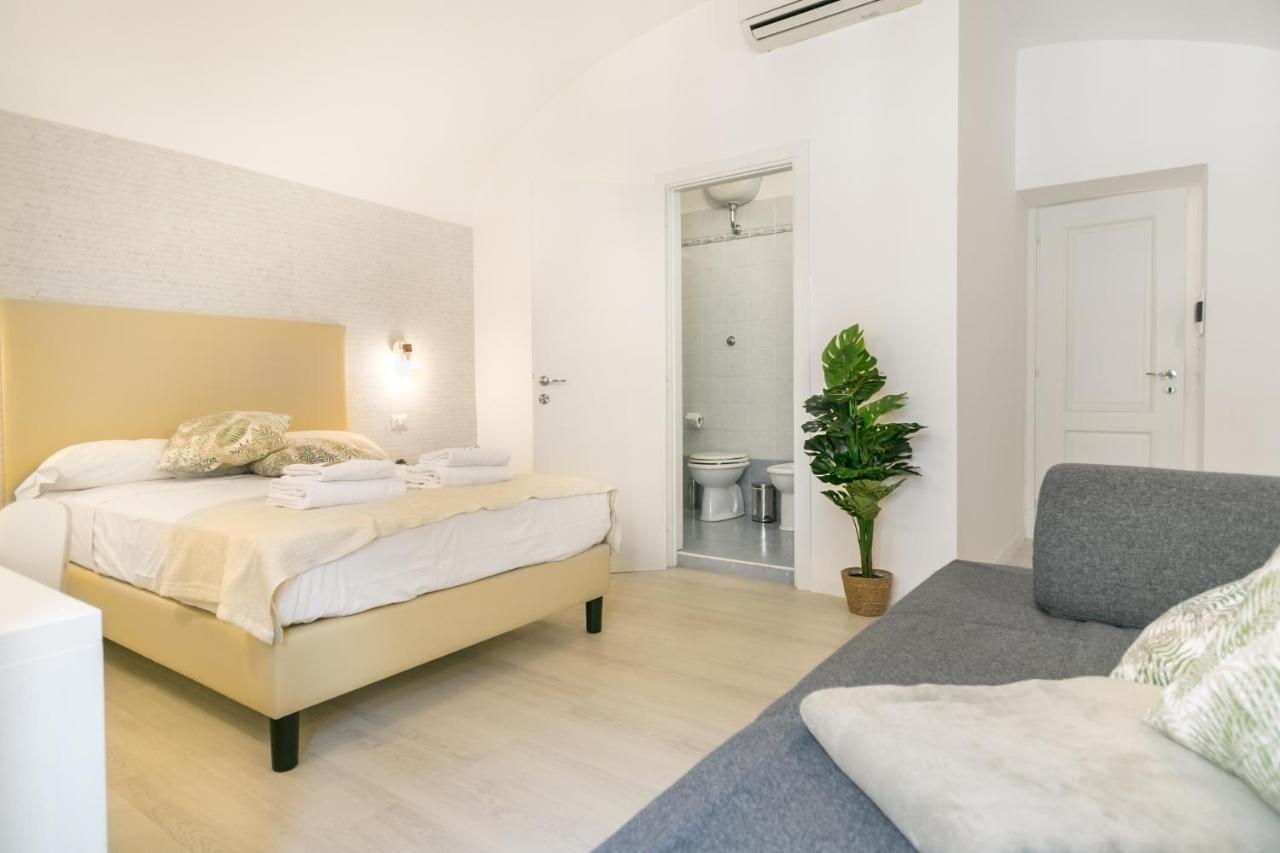 White Candia Guesthouse Рим Екстер'єр фото